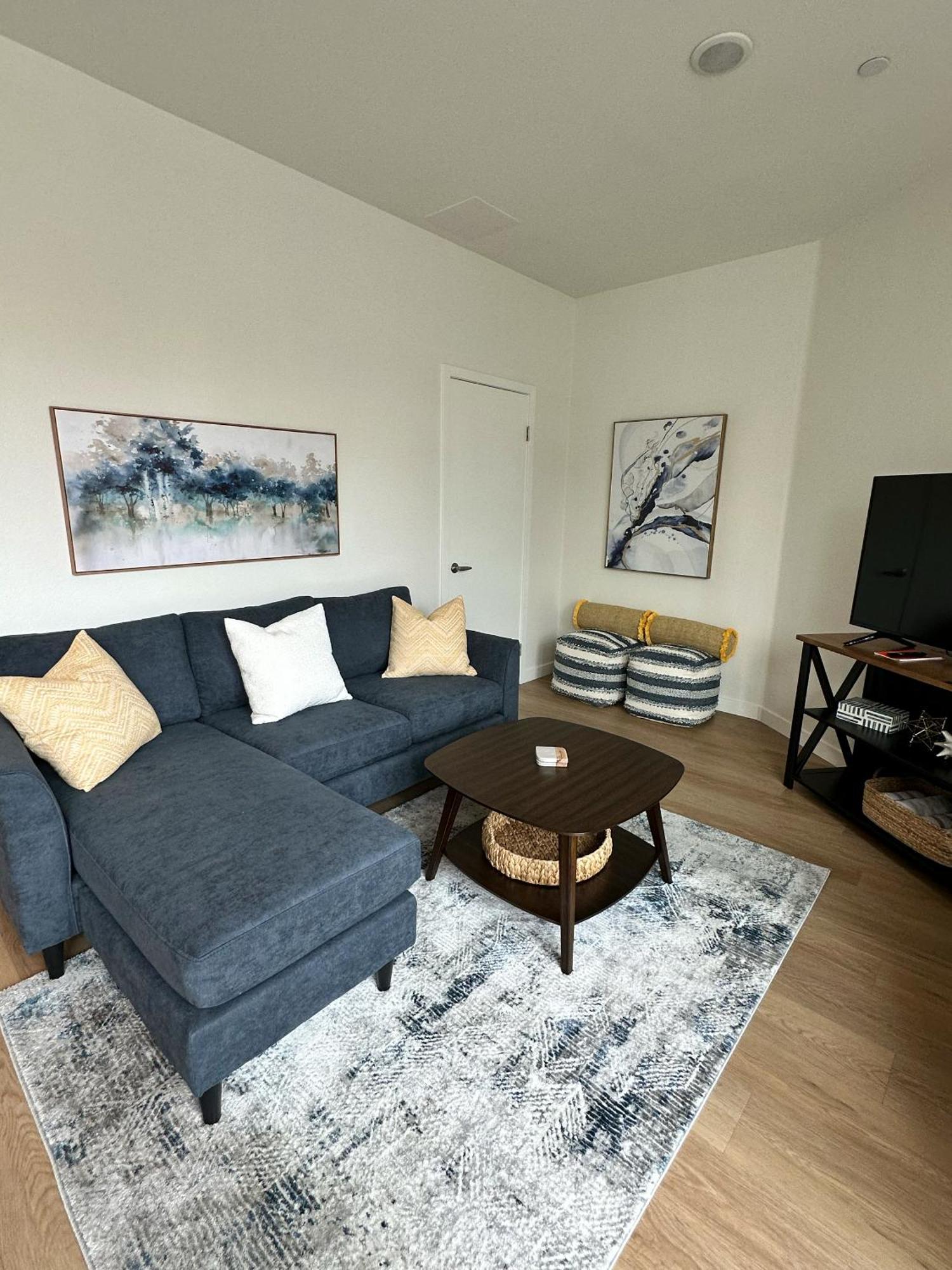 Nimitz Crossing Luxury Residences Apartment