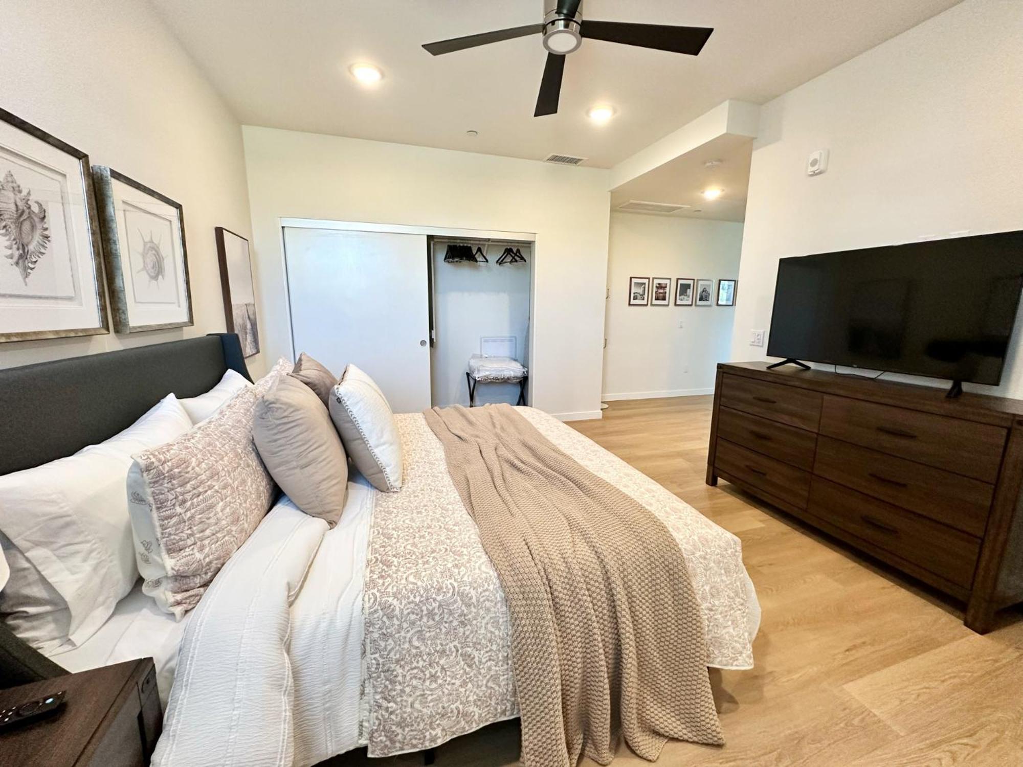 Nimitz Crossing Luxury Residences Apartment San Diego