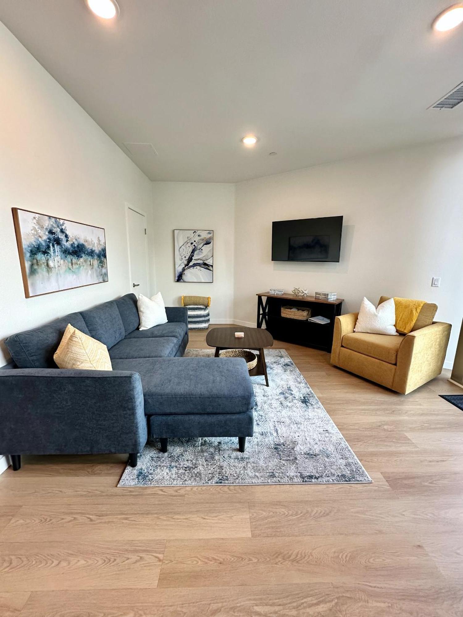 Apartment Nimitz Crossing Luxury Residences *