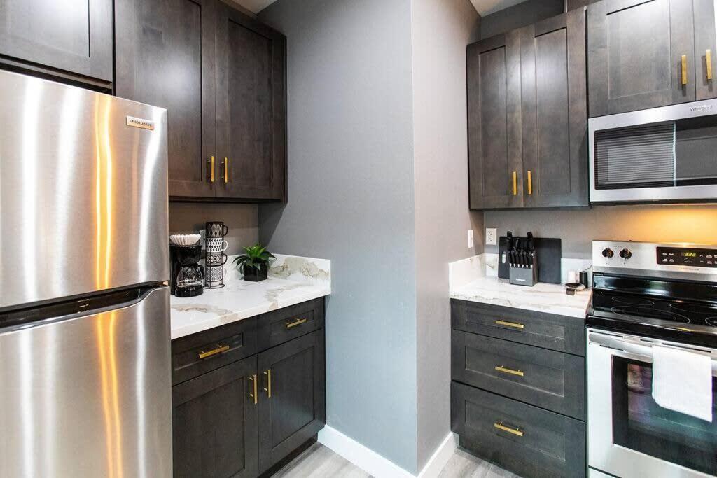 Healthcare&business-professionals-pets A C Wi-fi Apartment San Diego