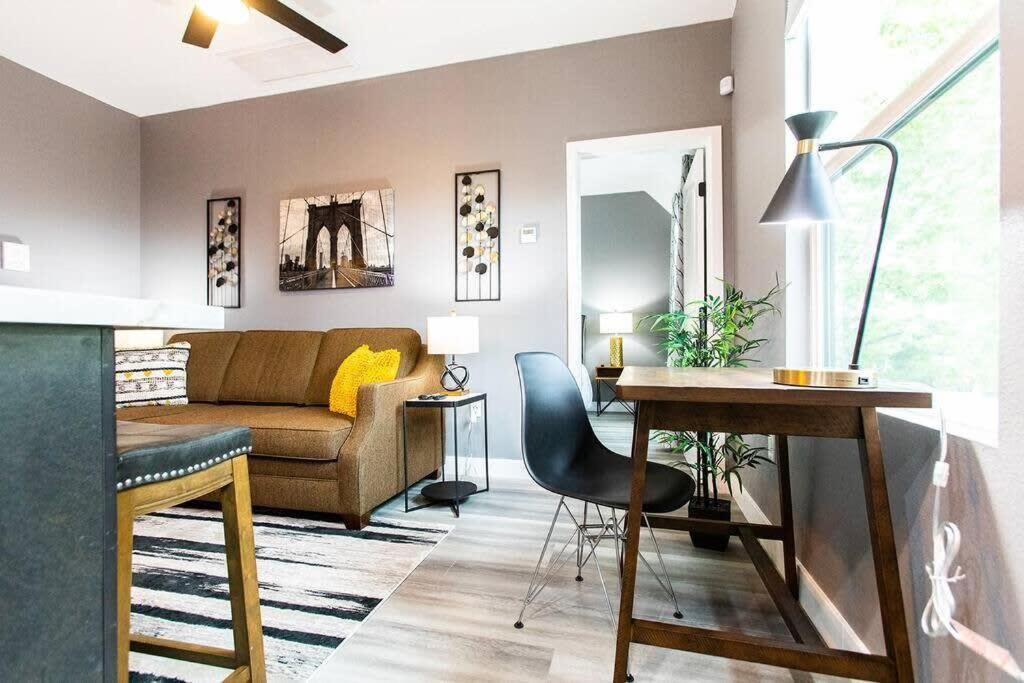 Healthcare&business-professionals-pets A C Wi-fi Apartment