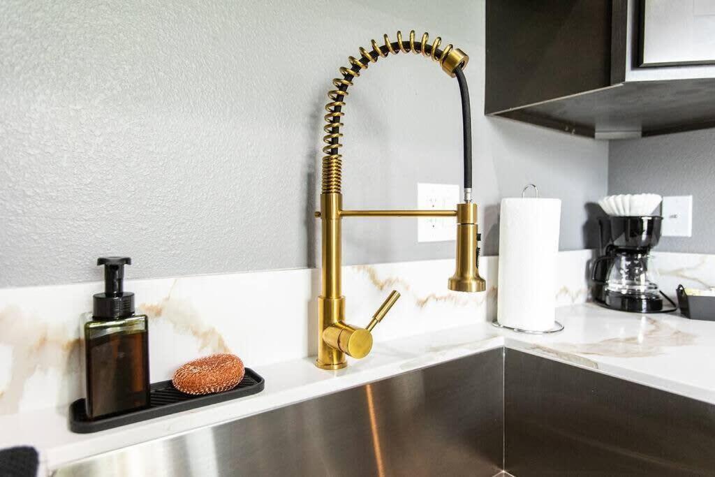 Military-restaurants-fast-wifi-a C-w D-pets-park- San Diego