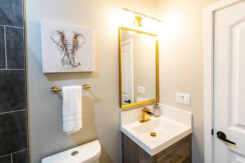 Military-restaurants-fast-wifi-a C-w D-pets-park-