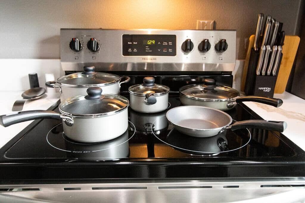 Military-restaurants-fast-wifi-a C-w D-pets-park- San Diego