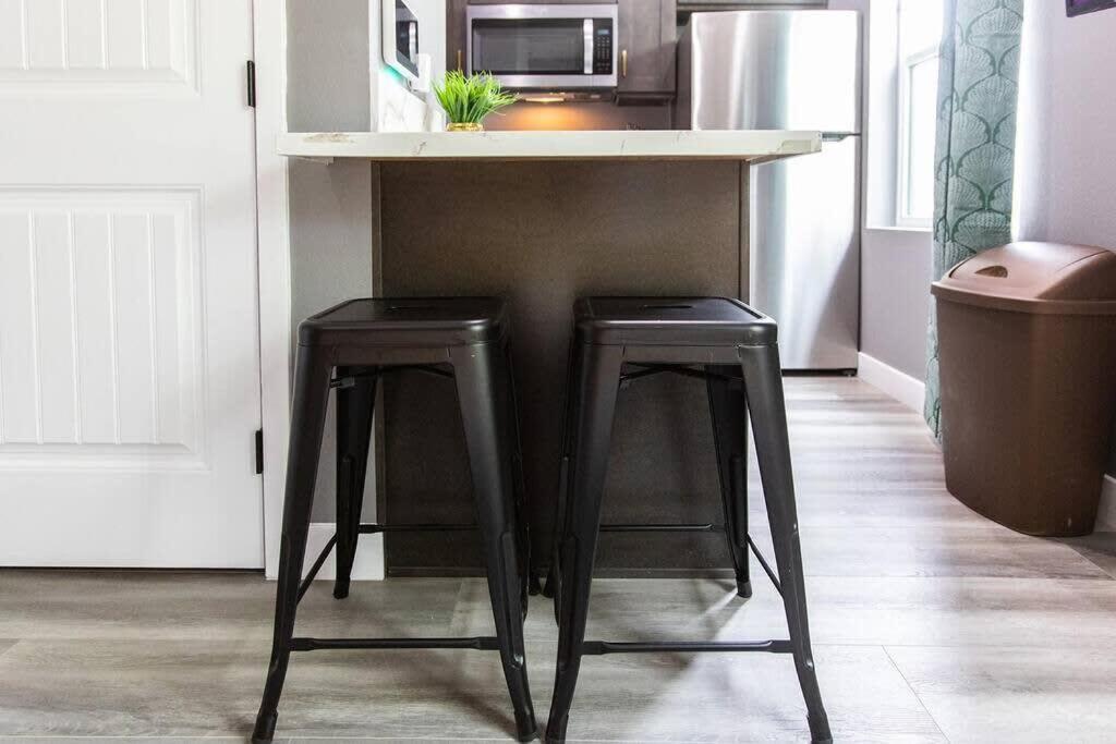 Military-restaurants-fast-wifi-a C-w D-pets-park- San Diego