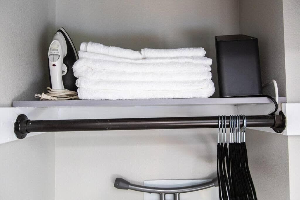 Military-restaurants-fast-wifi-a C-w D-pets-park- Apartment *