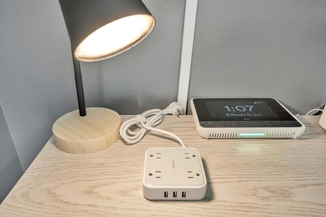 Professionals-restaurants-fastwifi-a C-desk- Pets Apartment