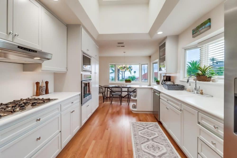 Holiday home Ocean & Bay Views Pool & Hot Tub Rooftop Patio *