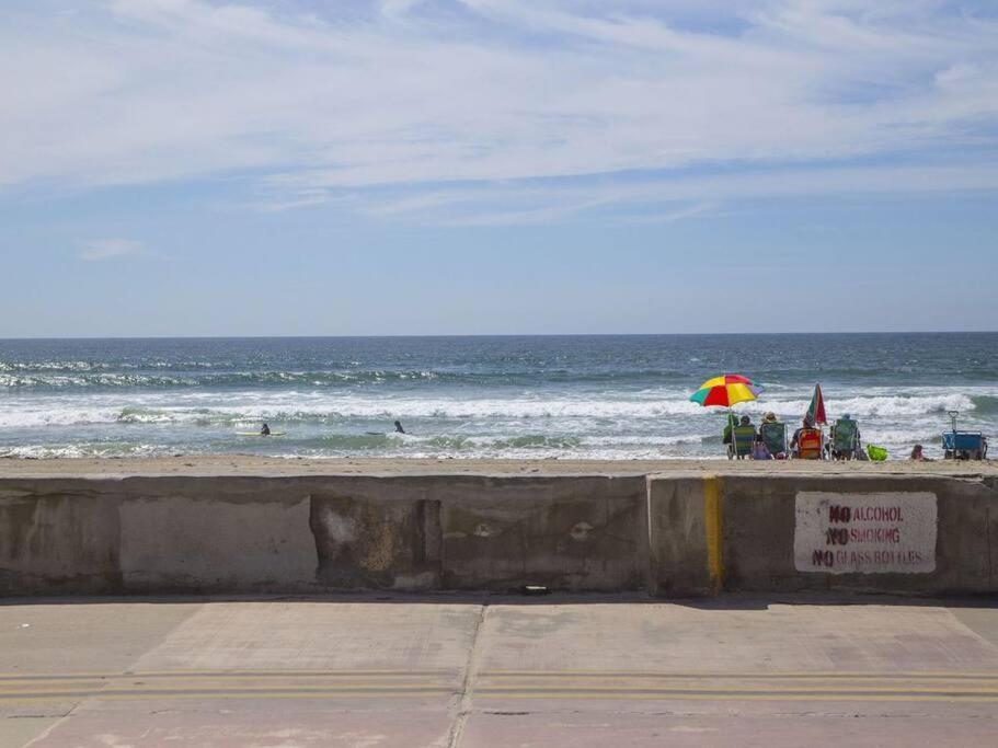 Ocean Front, Steps Mission Beach, Bay, Remodeled, Mission Jamaica Flat Holiday home