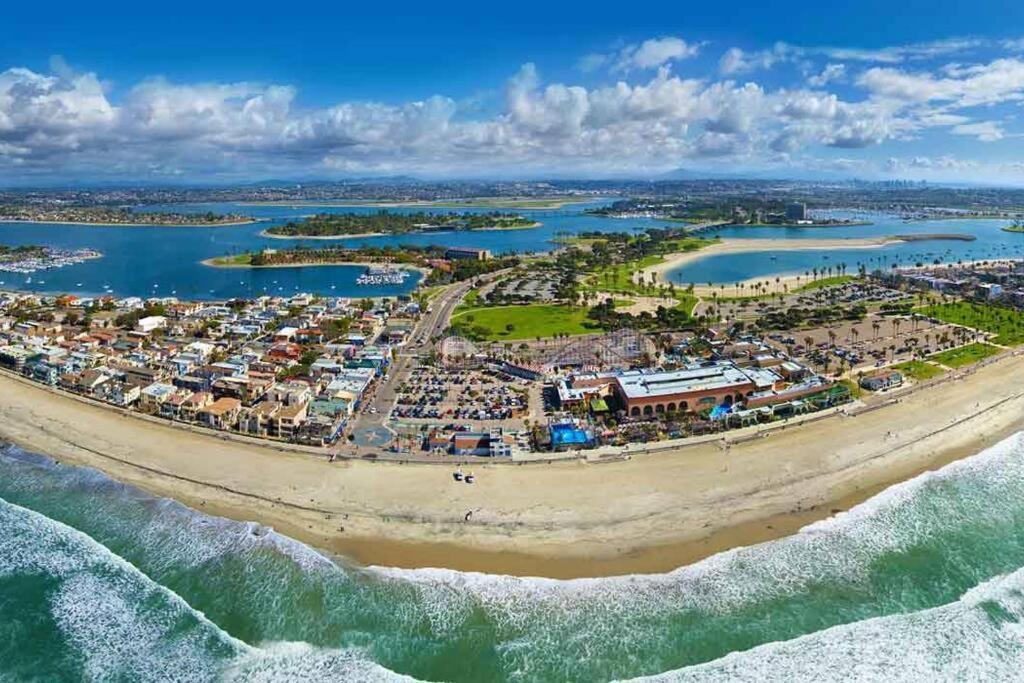 Ocean Front, Steps Mission Beach, Bay, Remodeled, Mission Jamaica Flat San Diego