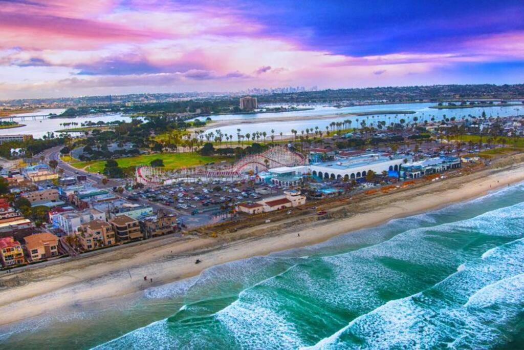 Ocean Front, Steps Mission Beach, Bay, Remodeled, Mission Jamaica Flat