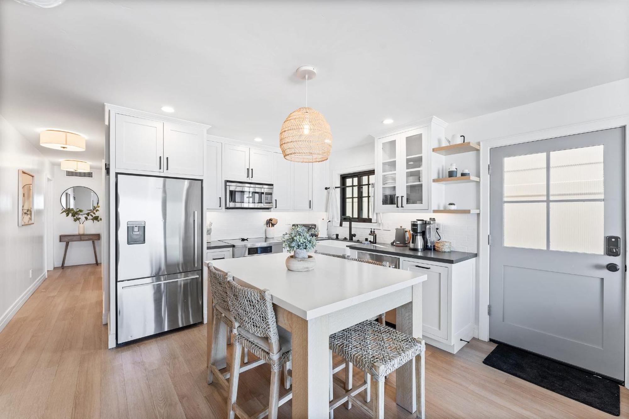 Entire Ground Beachfront Luxury Unit With Patio *