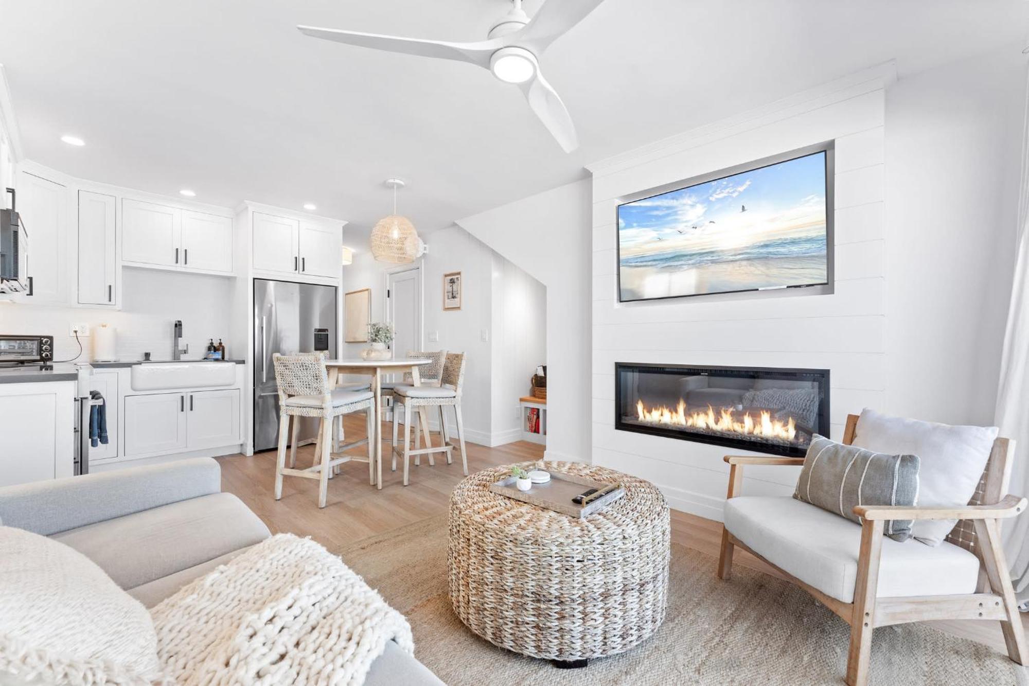 Holiday home Entire Ground Beachfront Luxury Unit With Patio *