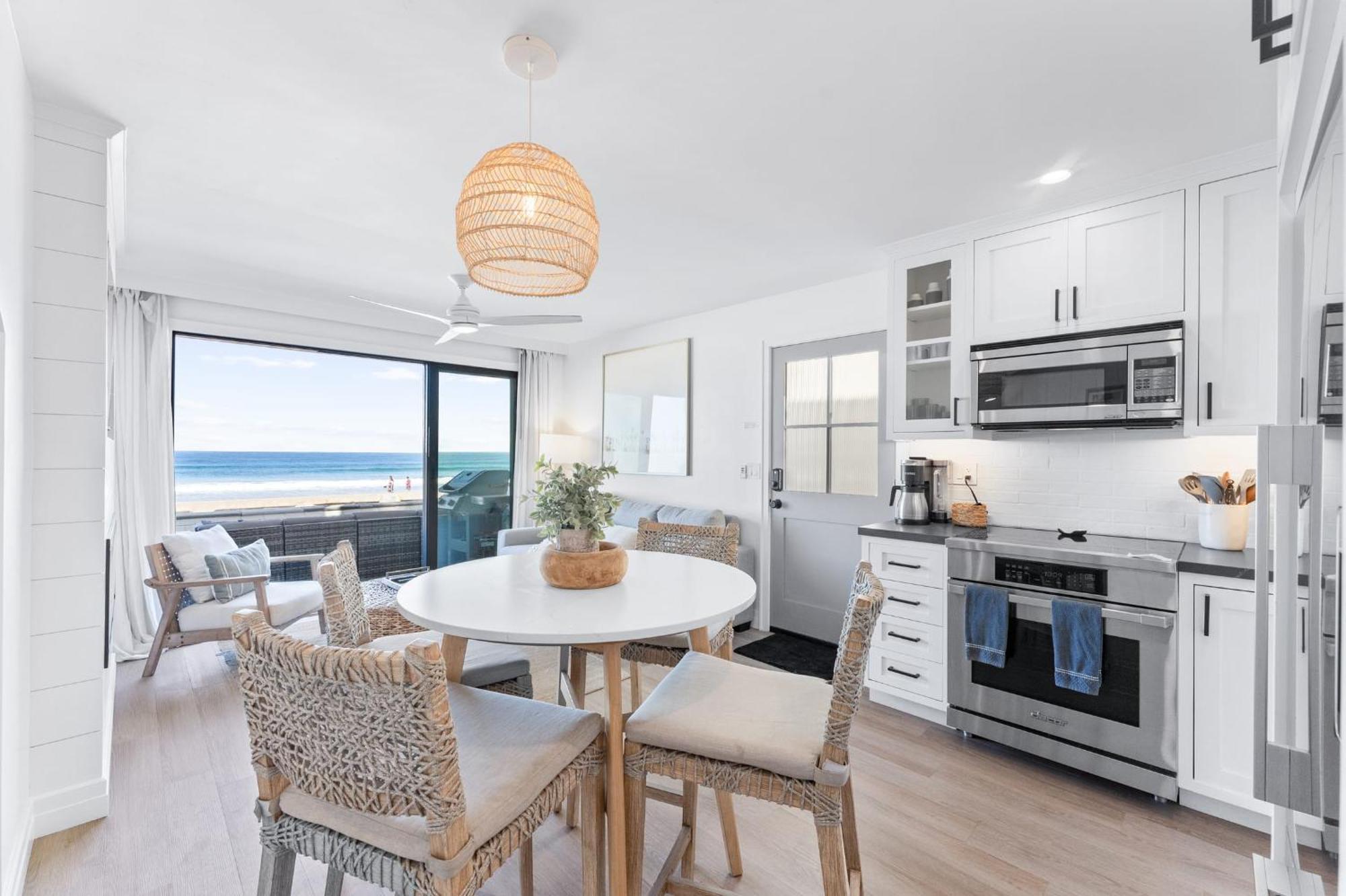 Entire Ground Beachfront Luxury Unit With Patio *
