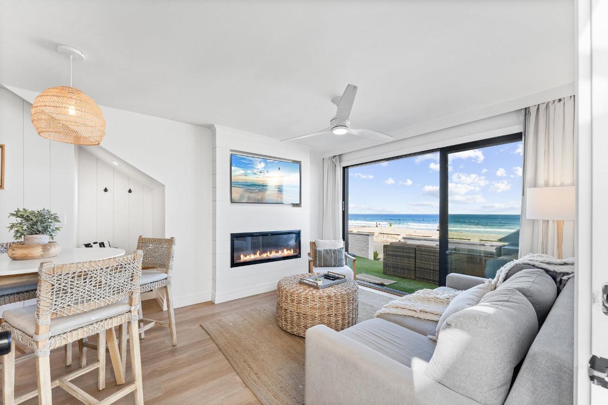 Entire Ground Beachfront Luxury Unit With Patio