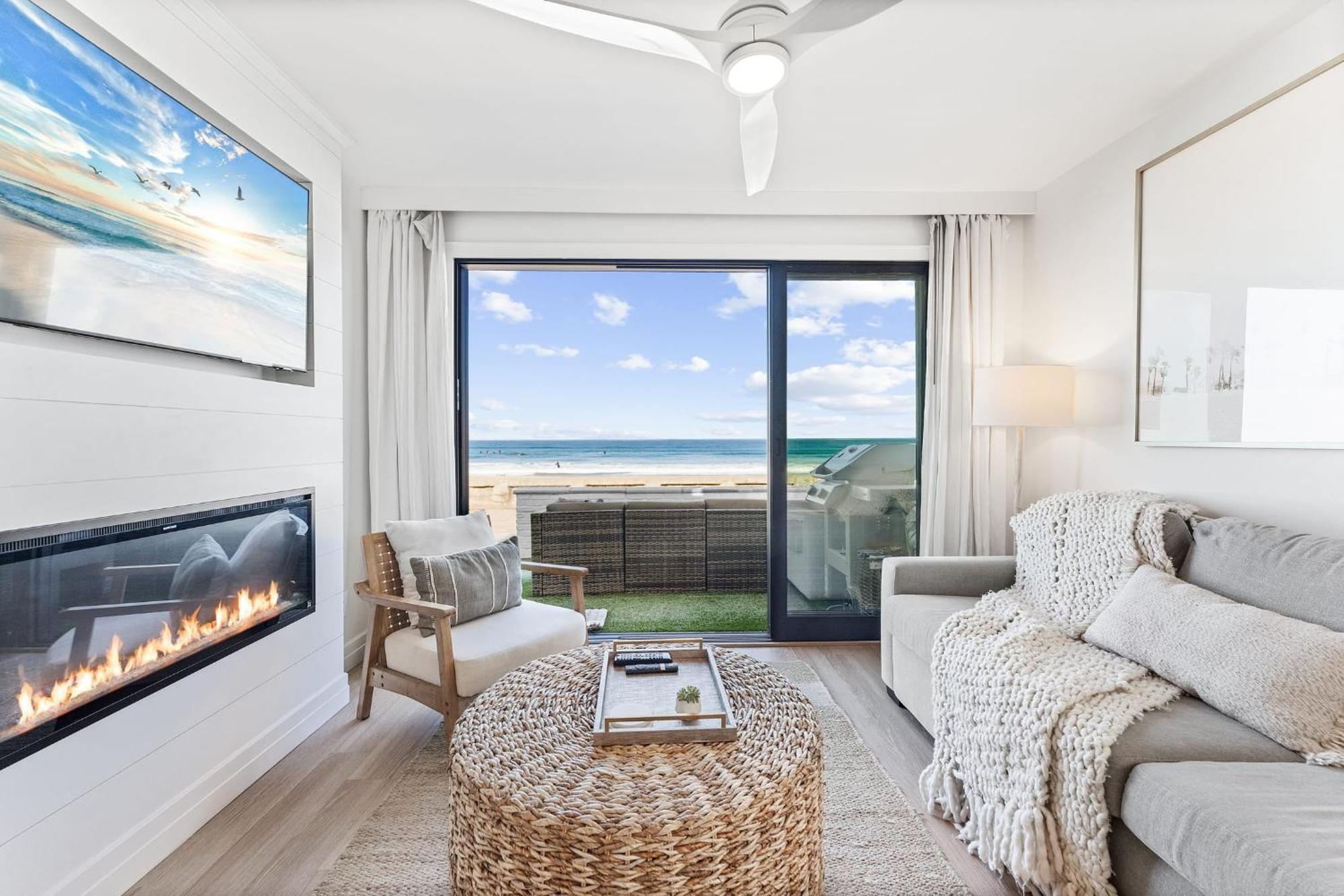 Entire Ground Beachfront Luxury Unit With Patio San Diego