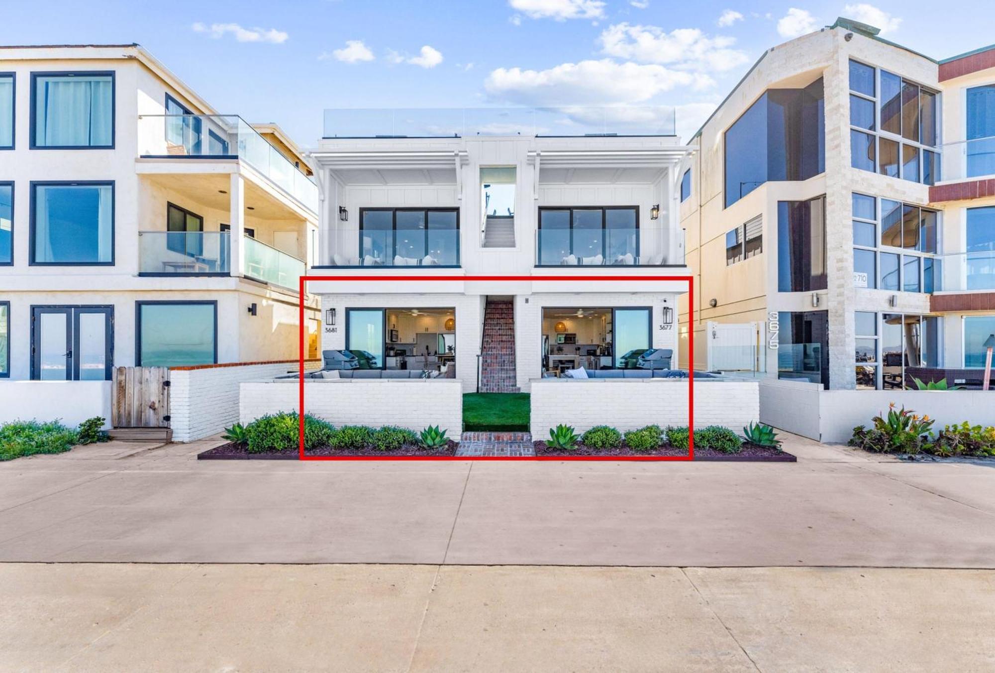 Entire Ground Beachfront Luxury Unit With Patio Holiday home
