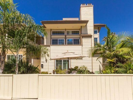 Holiday home Ocean Front, Steps Mission Beach, Bay, Remodeled, Mission Jamaica Flat *
