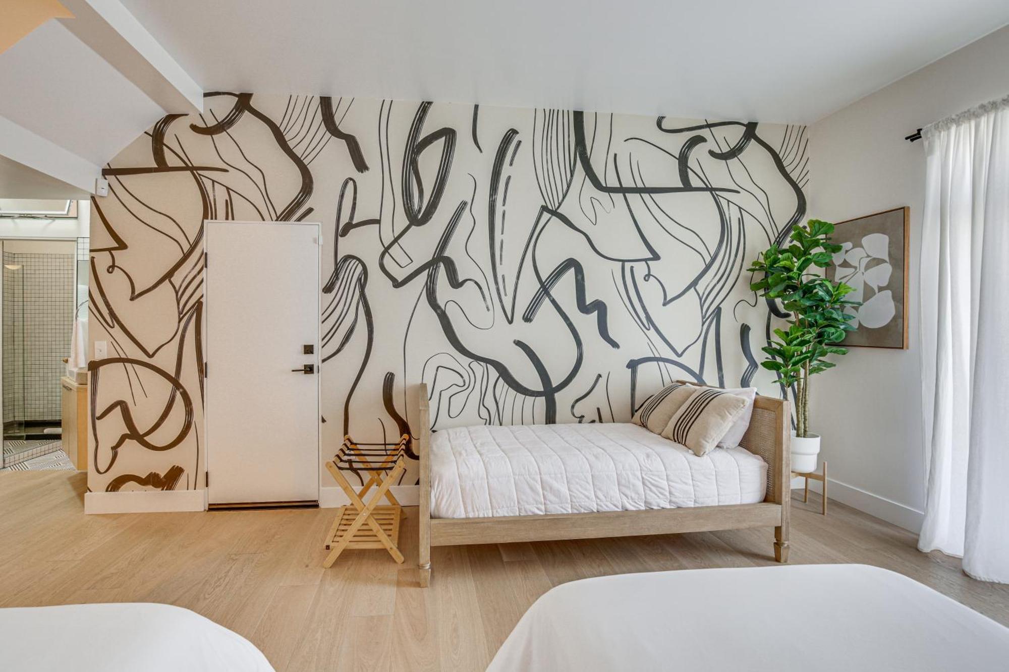 Bright Retreat With Patio In Little Italy! San Diego