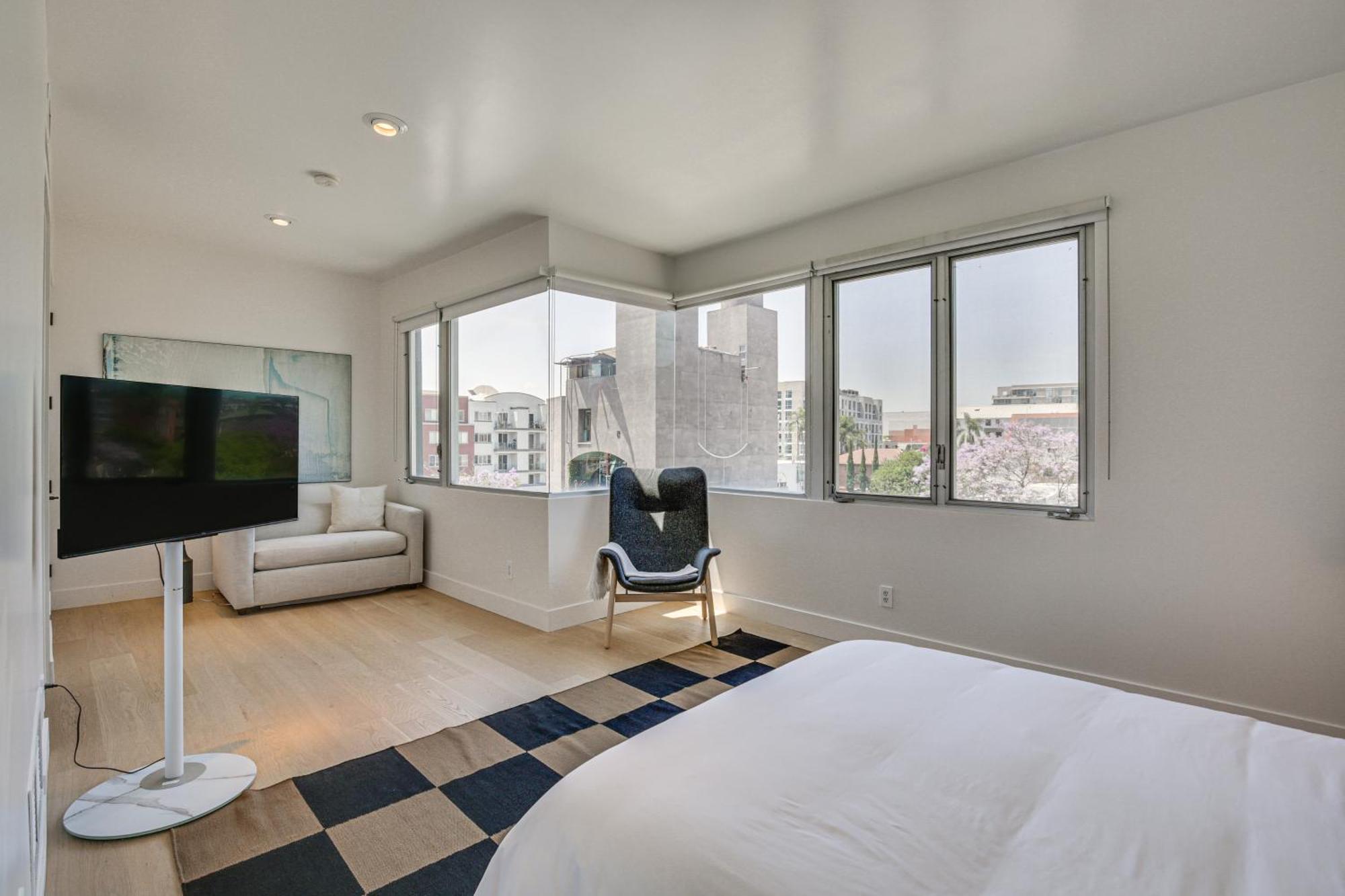 Bright Retreat With Patio In Little Italy! * San Diego
