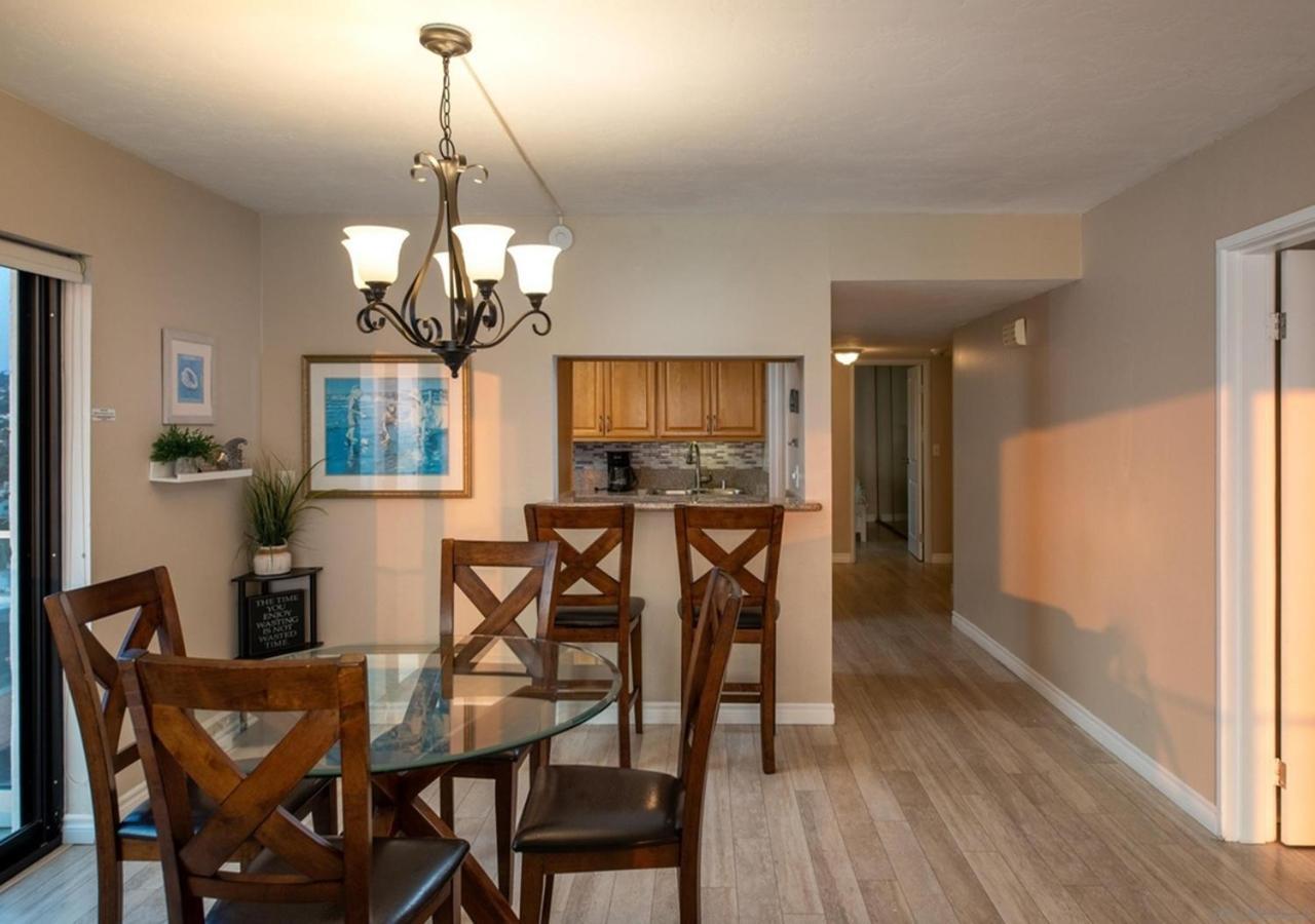 Two Bedroom Ocean Front Ocean Blvd Apartment *