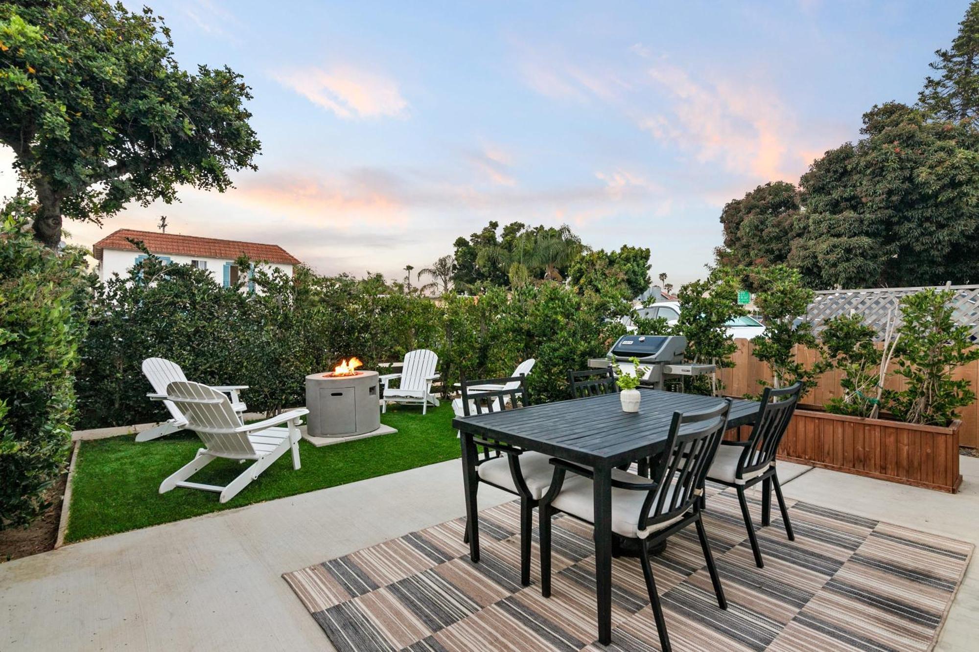 Modern And Cozy In Pb With Patio And Firepit Holiday home