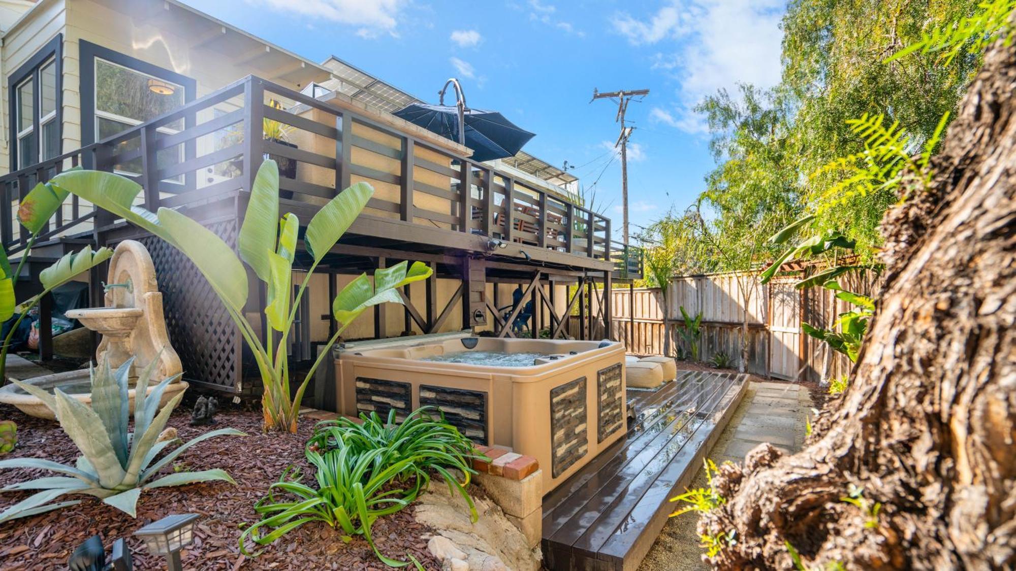 Holiday home Chic Kensington - Hot Tub & Canyon Views