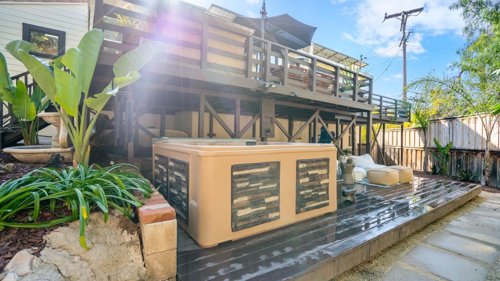 Chic Kensington - Hot Tub & Canyon Views *