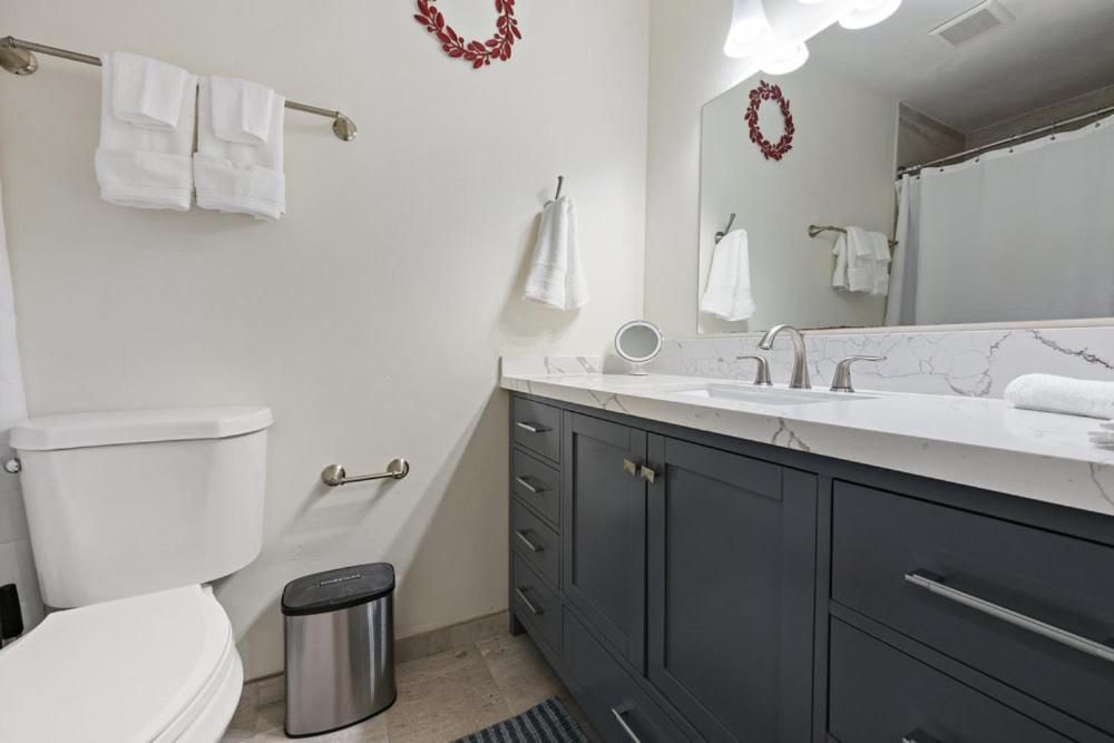 Canyon Breeze - Private With Hot Tub & Views Holiday park