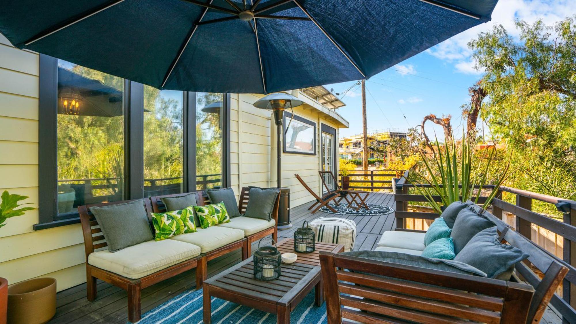 Holiday home Chic Kensington - Hot Tub & Canyon Views
