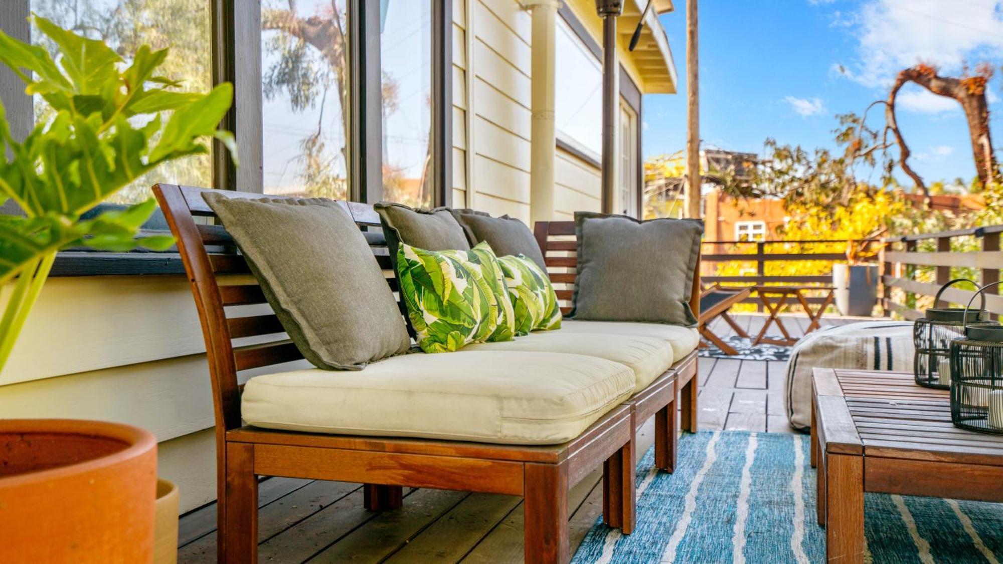 Holiday home Chic Kensington - Hot Tub & Canyon Views *