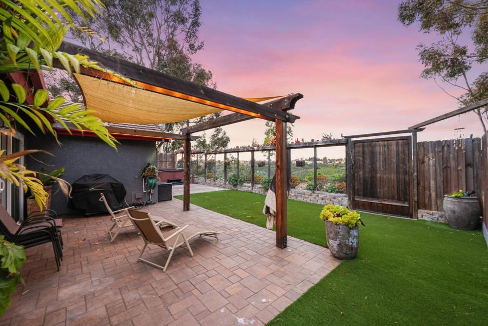 Canyon Breeze - Private With Hot Tub & Views Holiday park