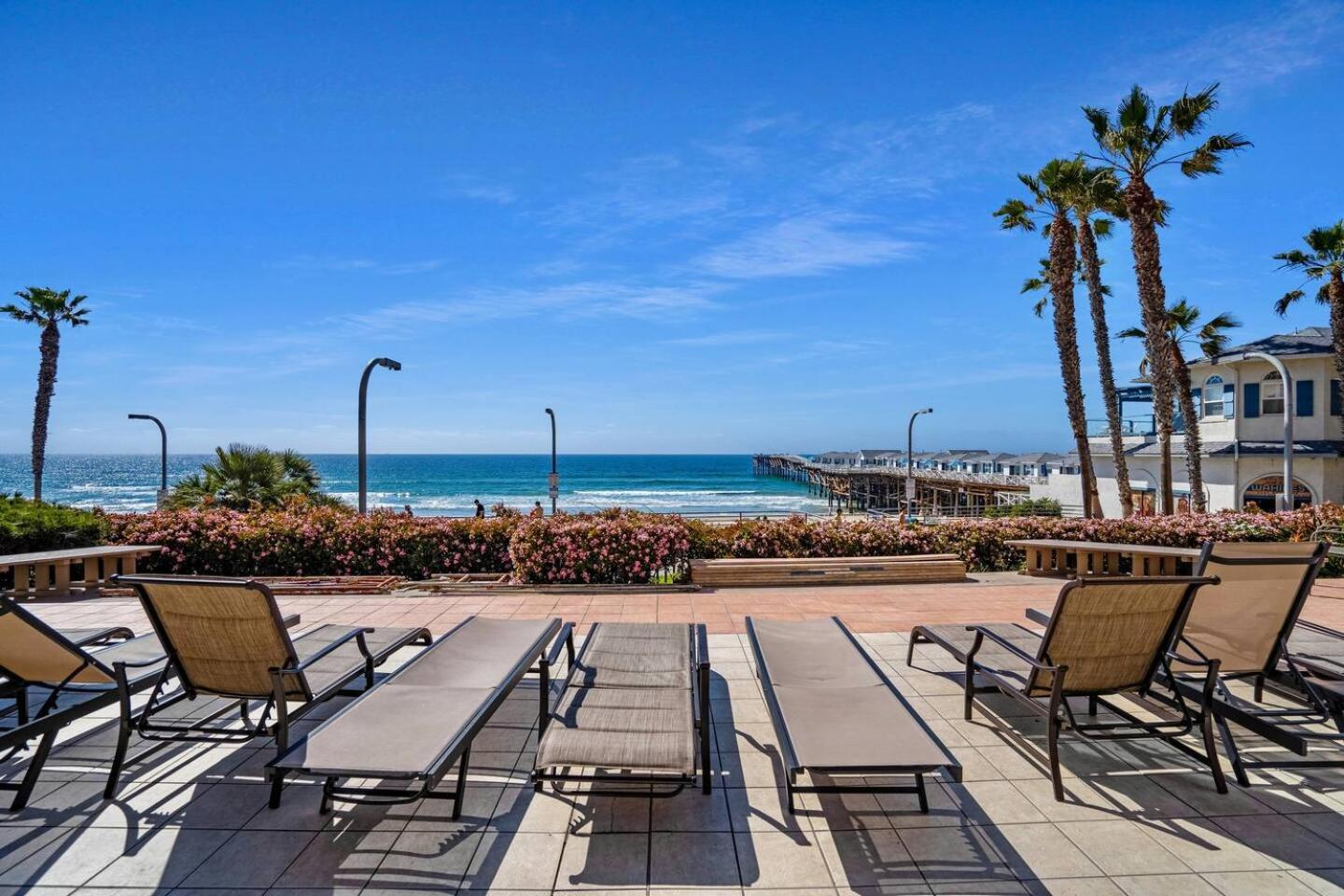 Front Paradise - Entire Condo- Crystal Pier Holiday home