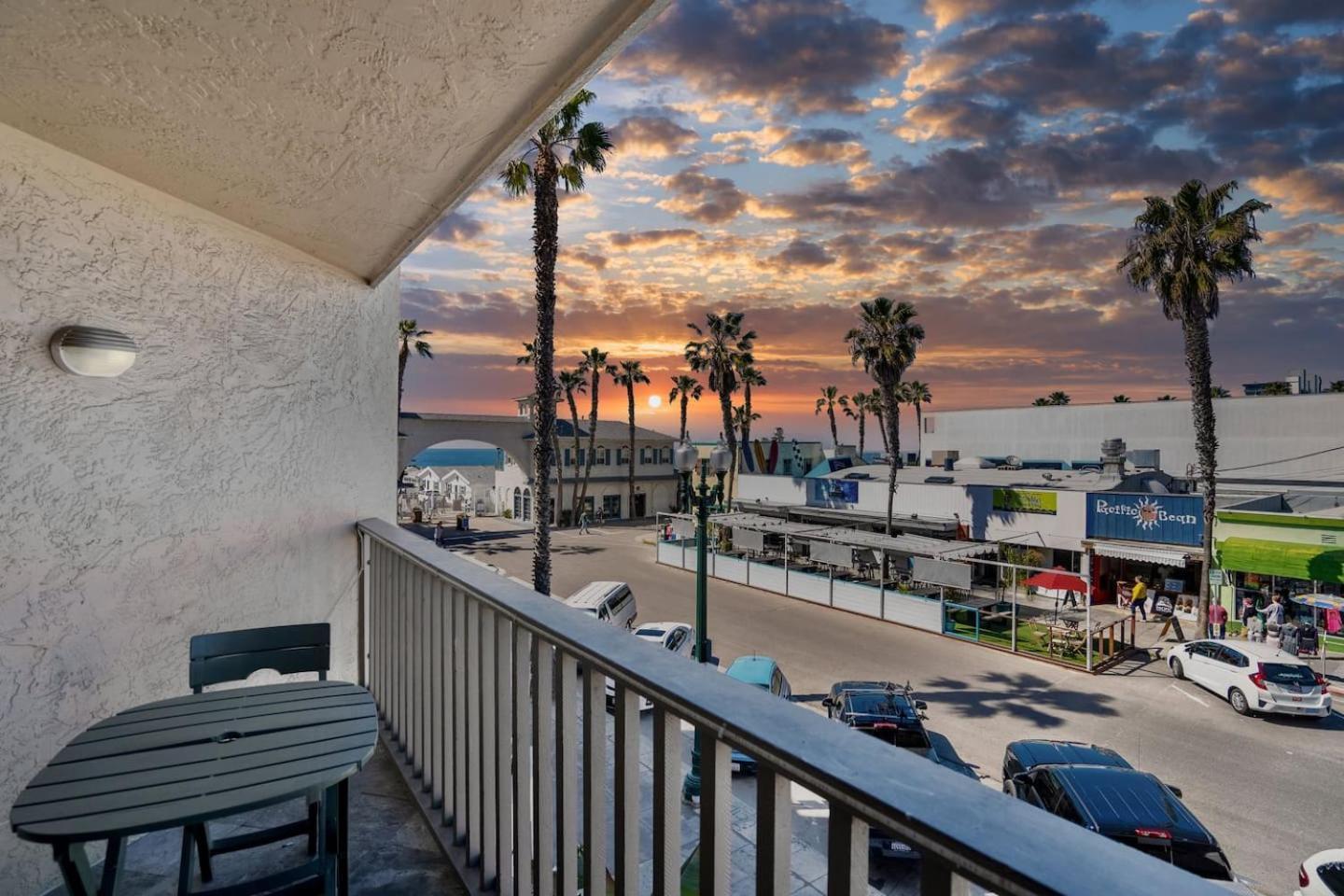 Front Paradise - Entire Condo- Crystal Pier * San Diego