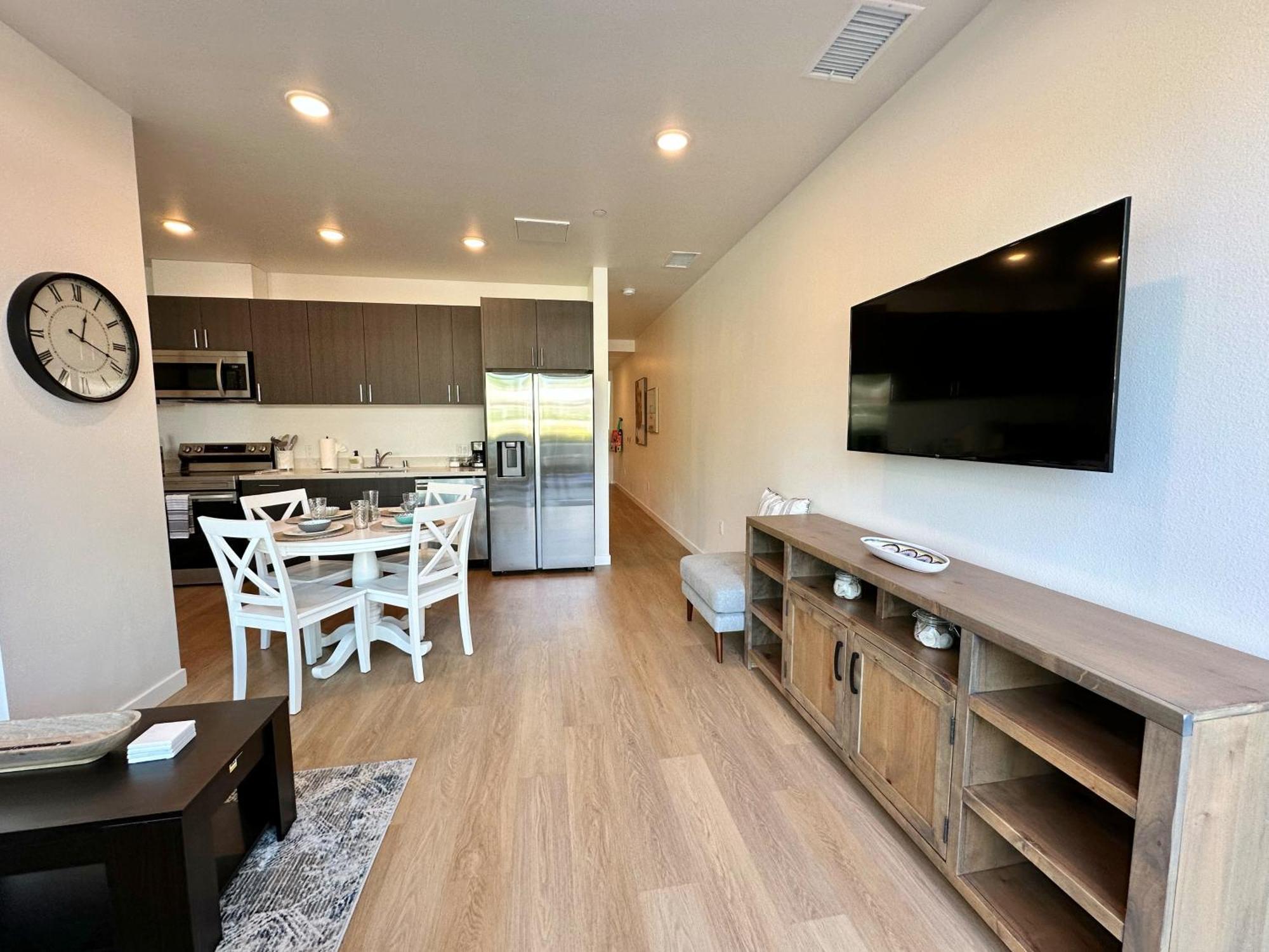 Nimitz Crossing Luxury Residences *