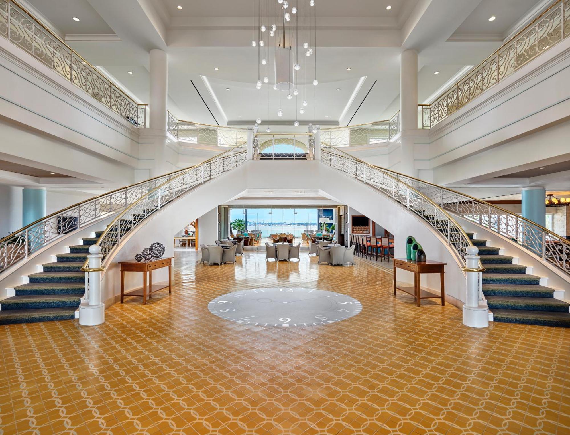 Loews Bay
