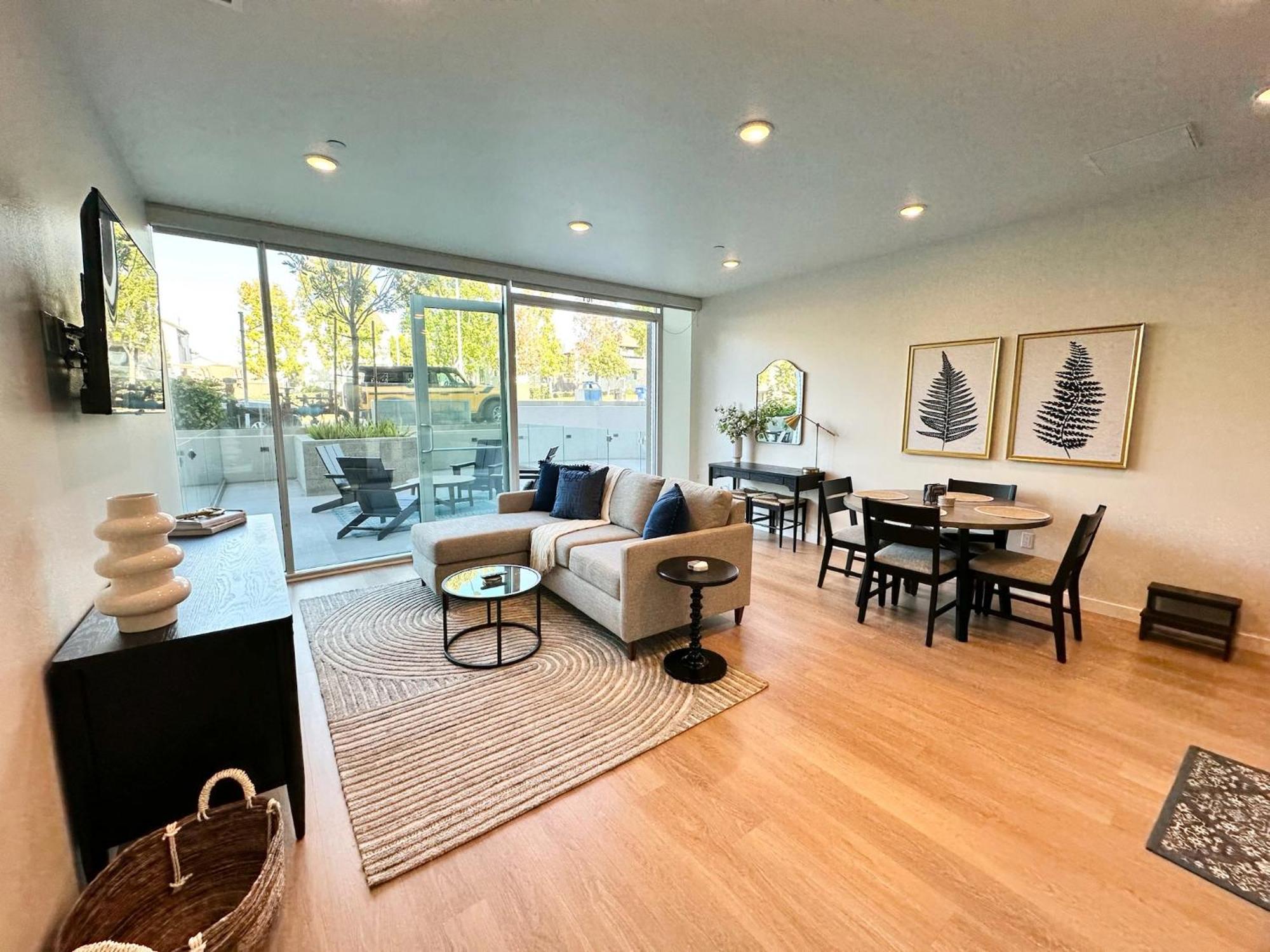 Apartment Nimitz Crossing Luxury Residences