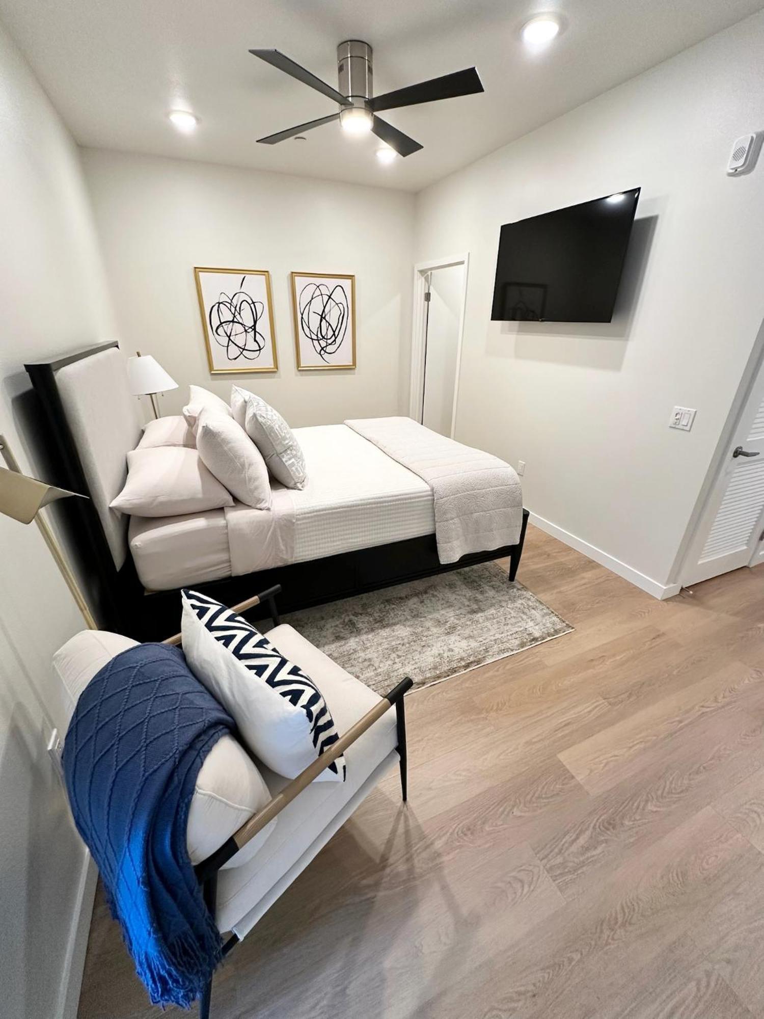 Nimitz Crossing Luxury Residences Apartment San Diego