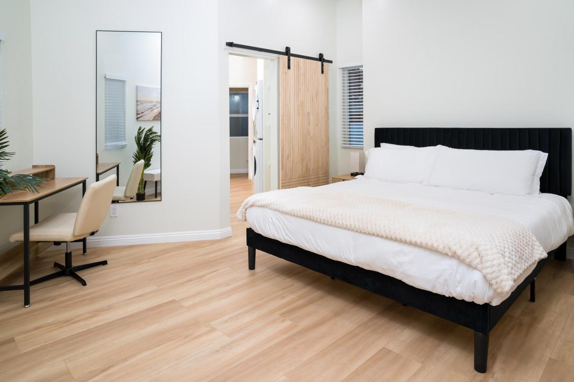 Lux Coastal Getaway, Brand New, Location Holiday home San Diego