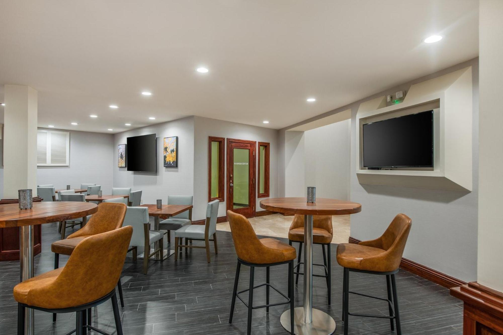 Crowne Plaza Mission Valley By Ihg 4* San Diego