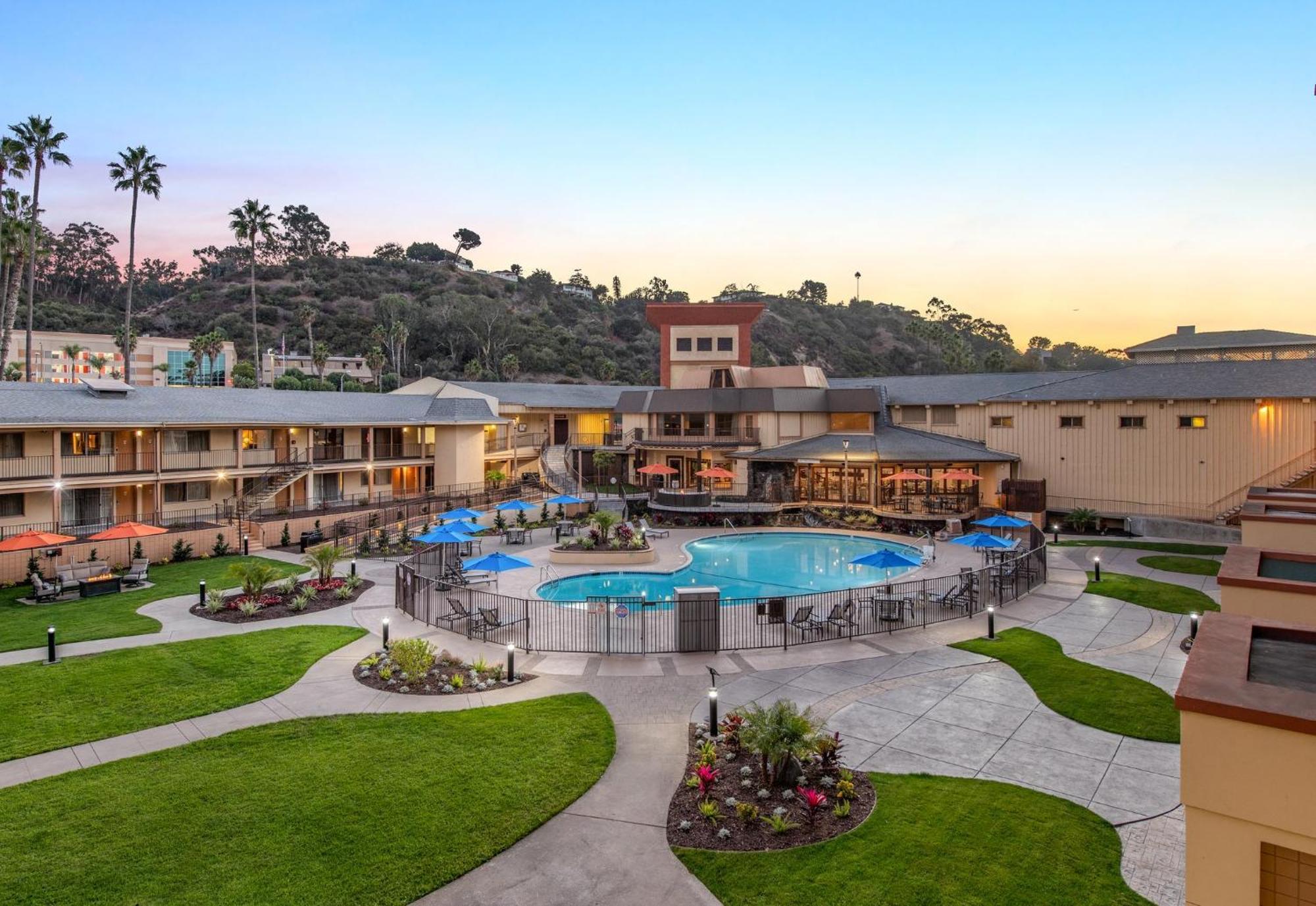 Crowne Plaza Mission Valley By Ihg 4*