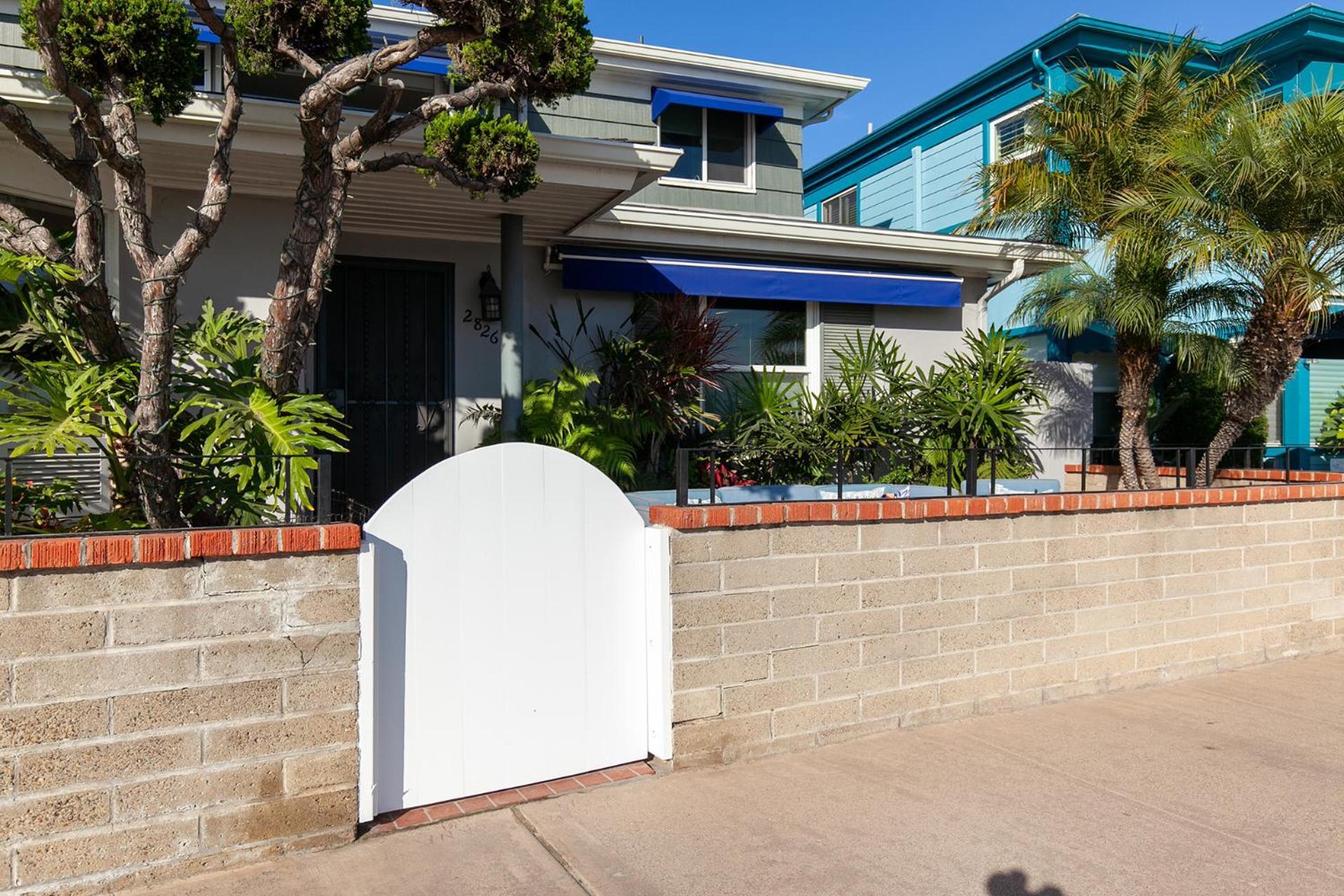 Bayfront Steps To The - Ultimate Coastal Living Apartment