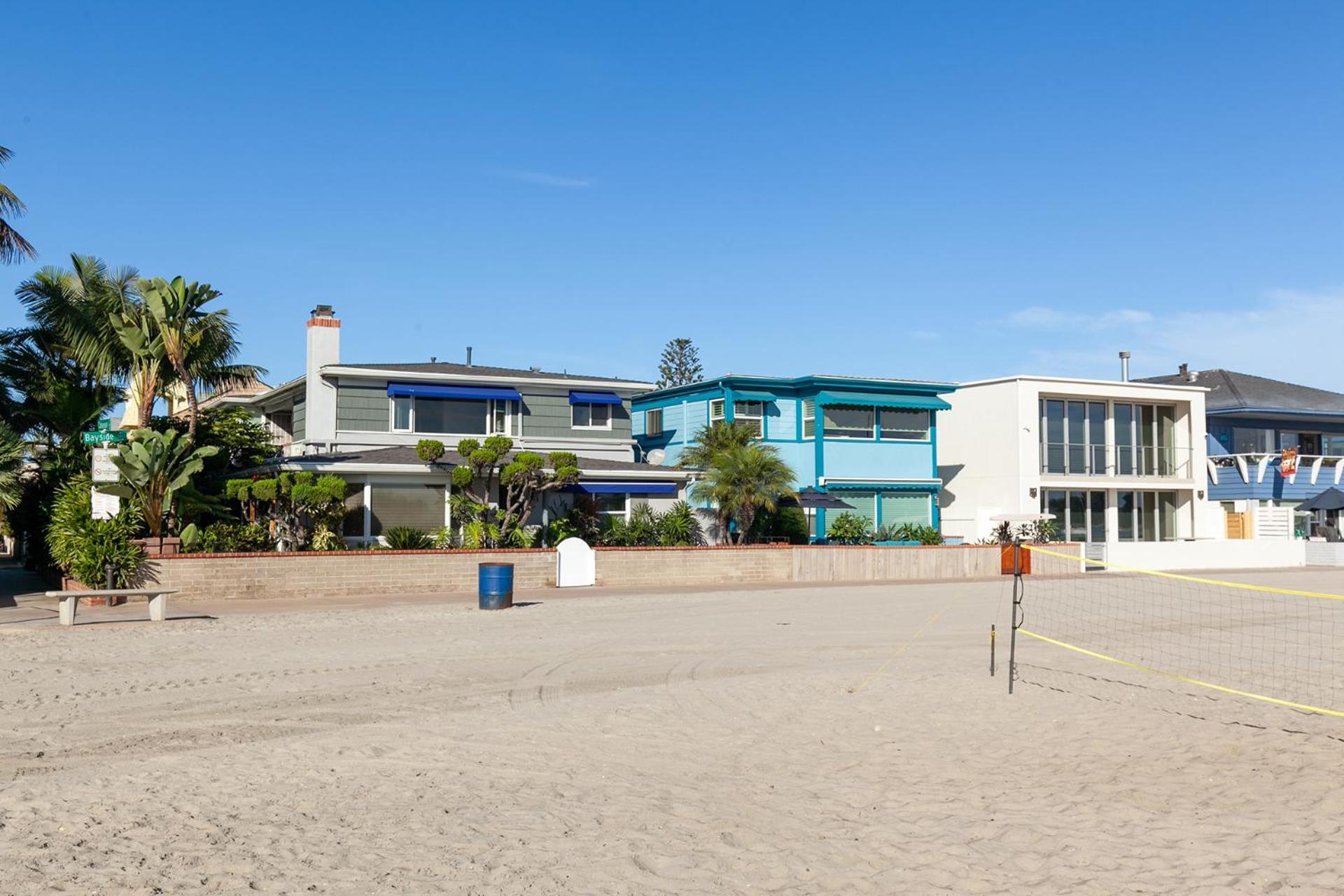 Bayfront Steps To The - Ultimate Coastal Living Apartment *