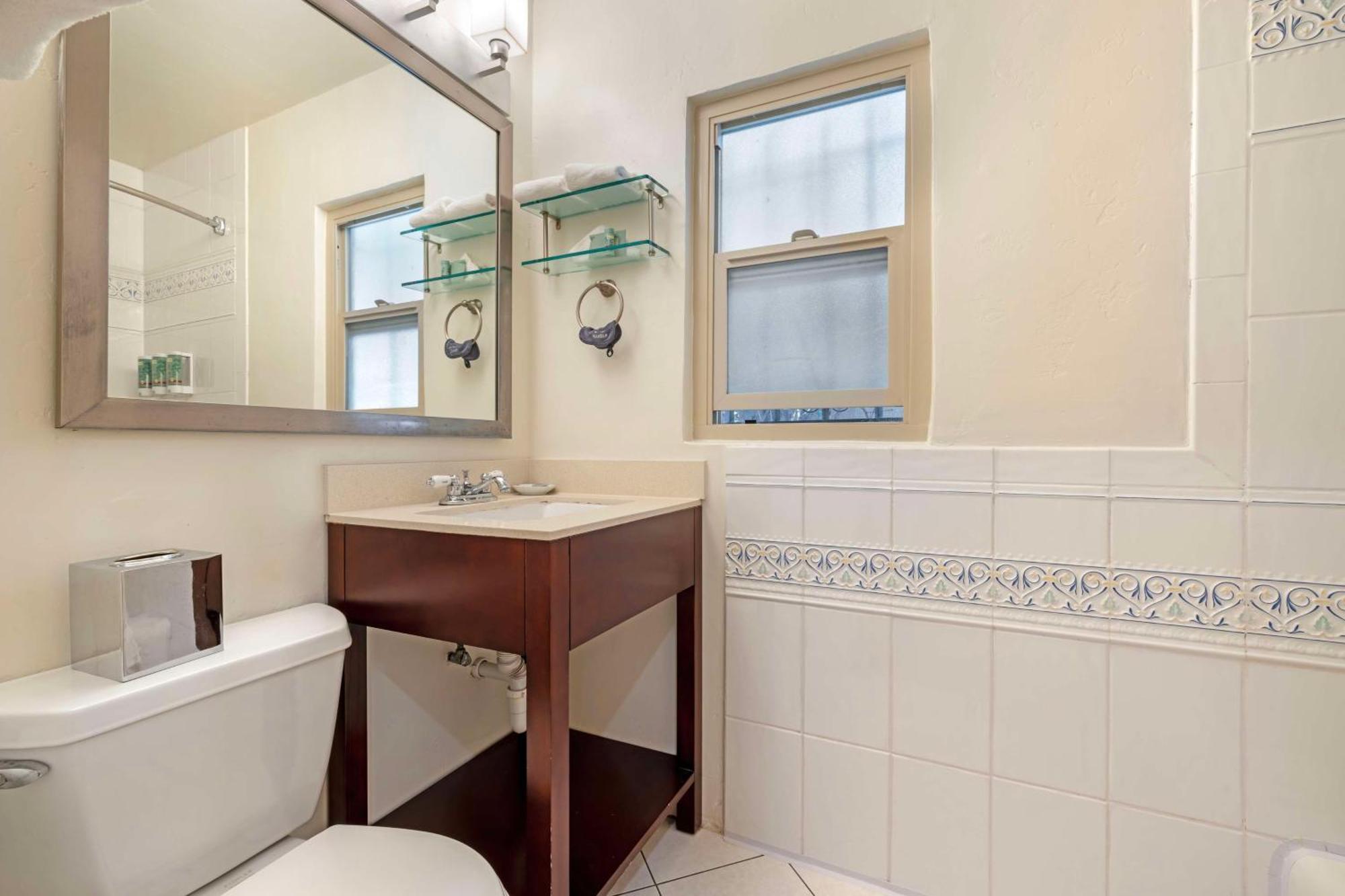 Western Cabrillo Garden 3*