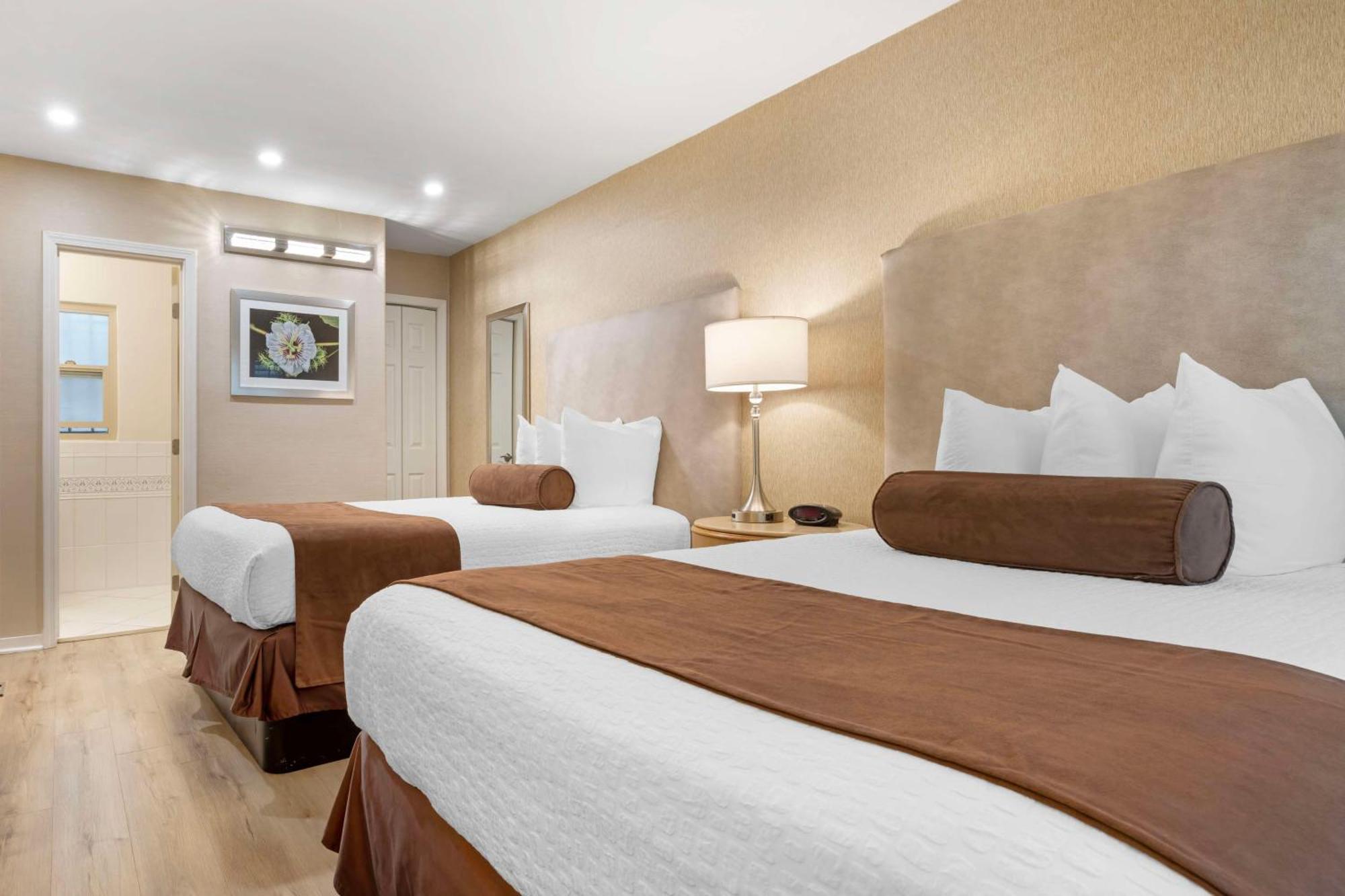Western Cabrillo Garden Hotel 3*
