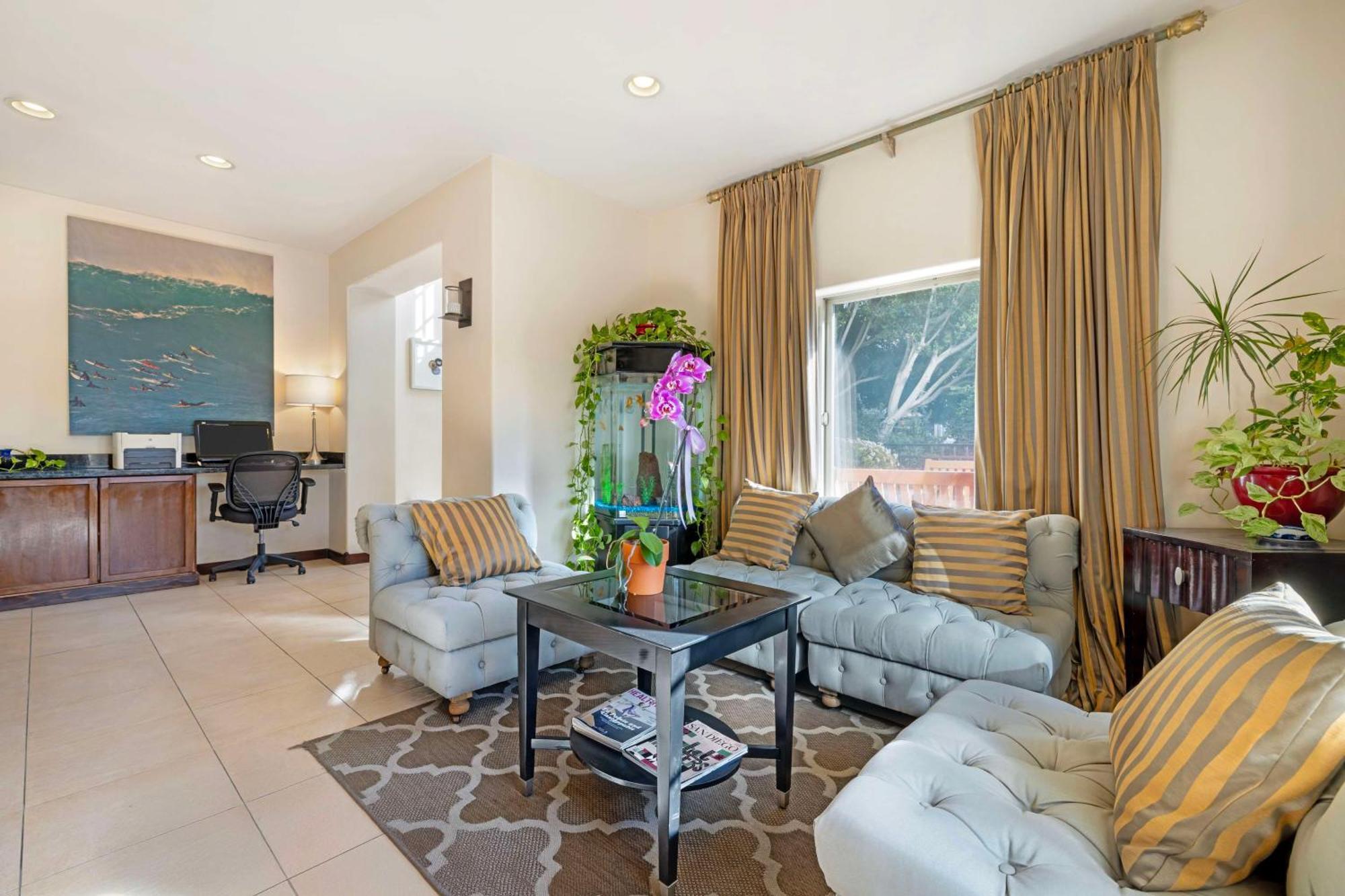 Western Cabrillo Garden Hotel