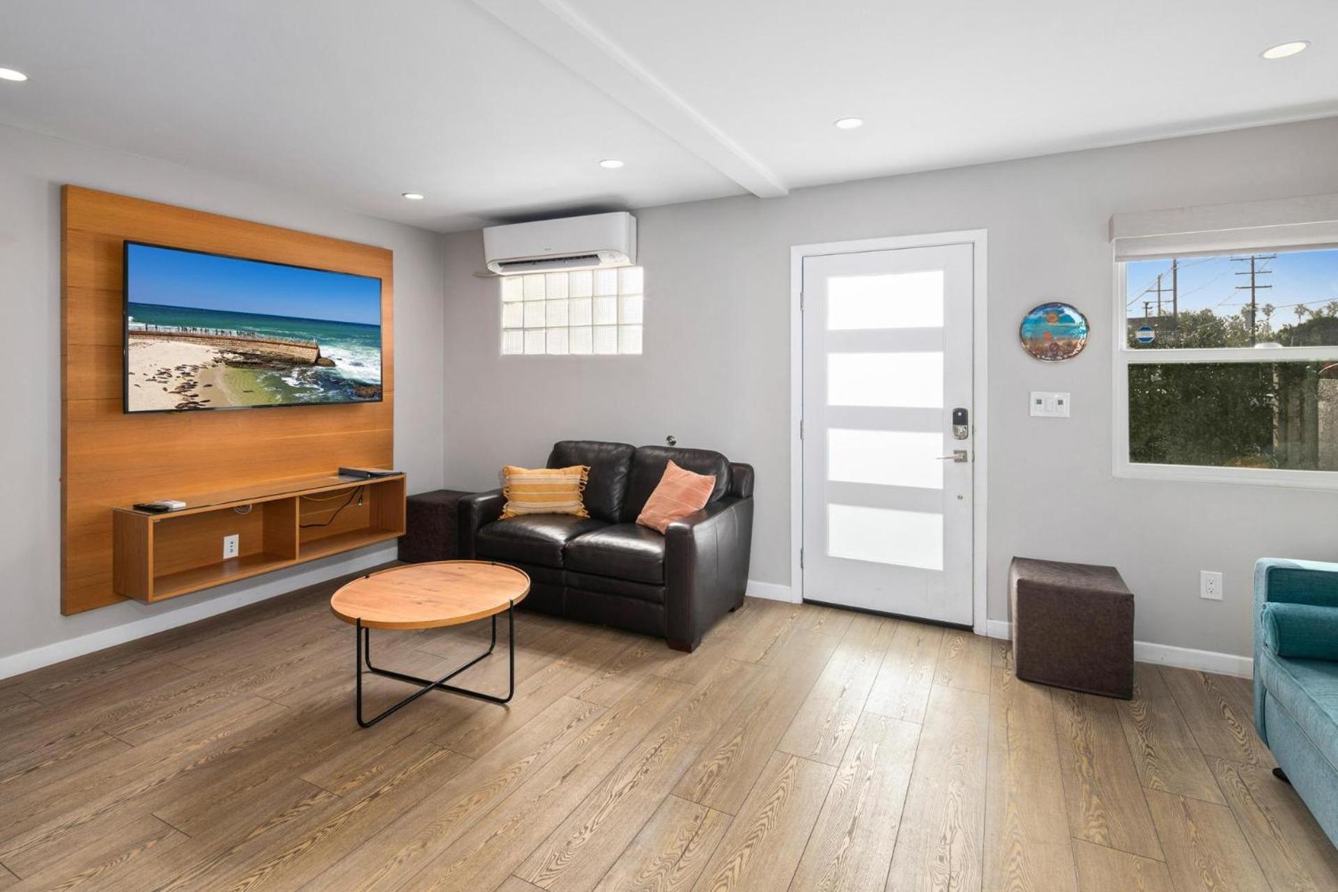 Newly Renovated 3br Modern In Heart Of Ocean San Diego