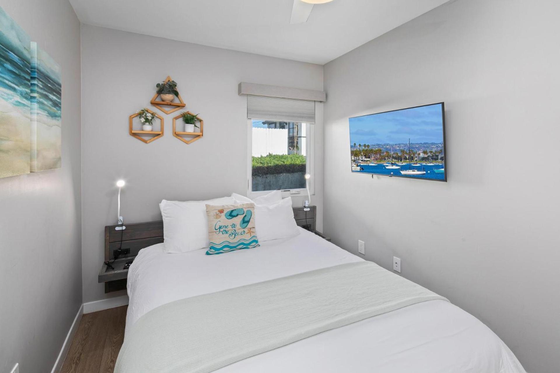 Newly Renovated 3br Modern In Heart Of Ocean San Diego