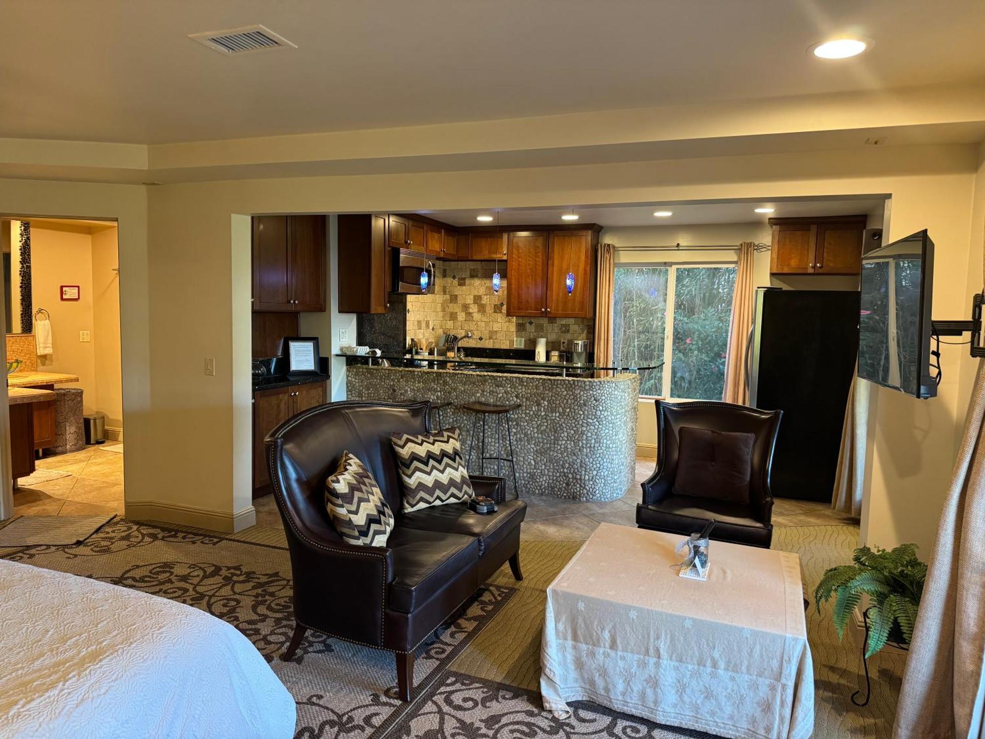 Apartment In Coastal Del Mar, California