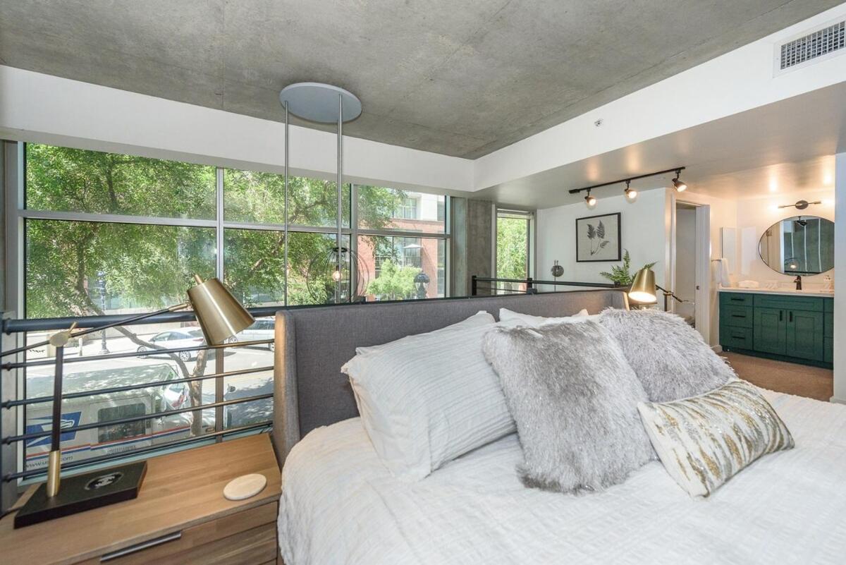 Apartment King Size Luxury Loft Petco-park-downtown Sd San Diego